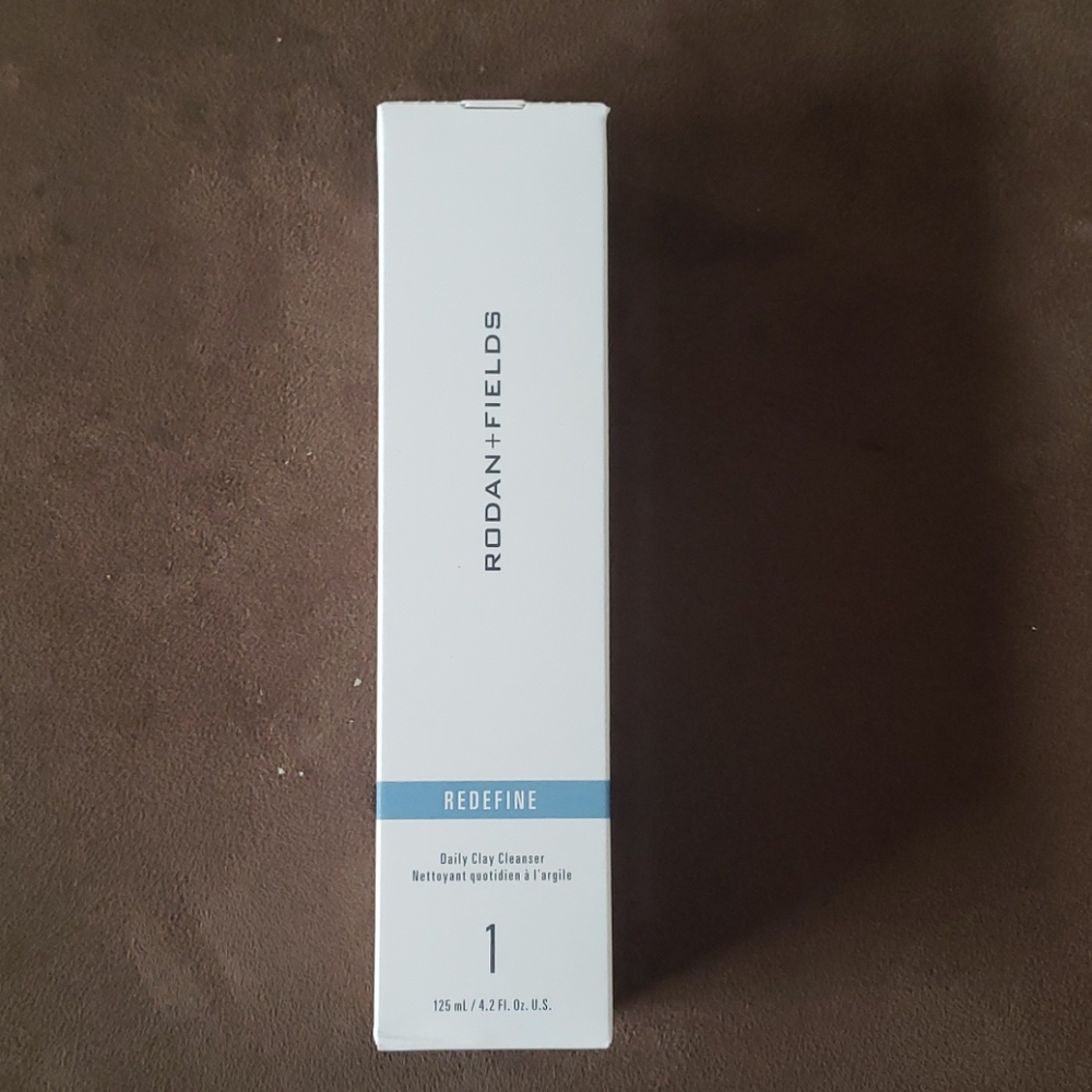RODAN+FIELDS redefine daily clay cleanser